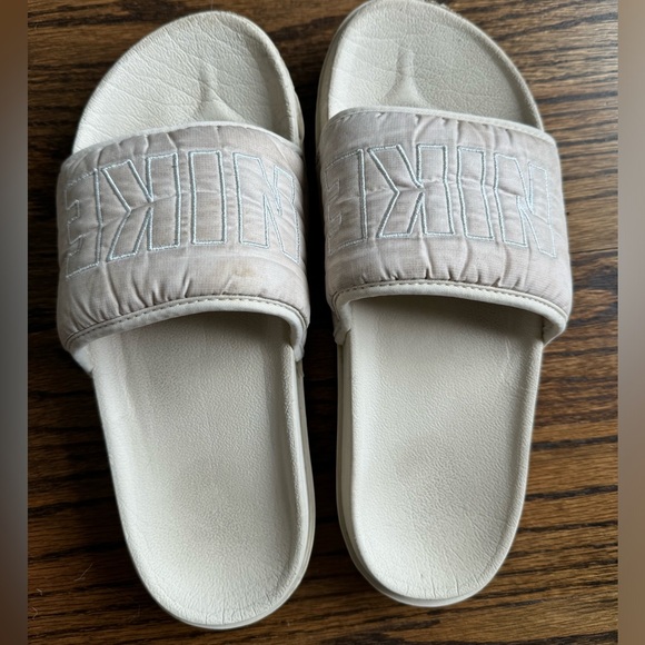 Nike Slides - Picture 1 of 5